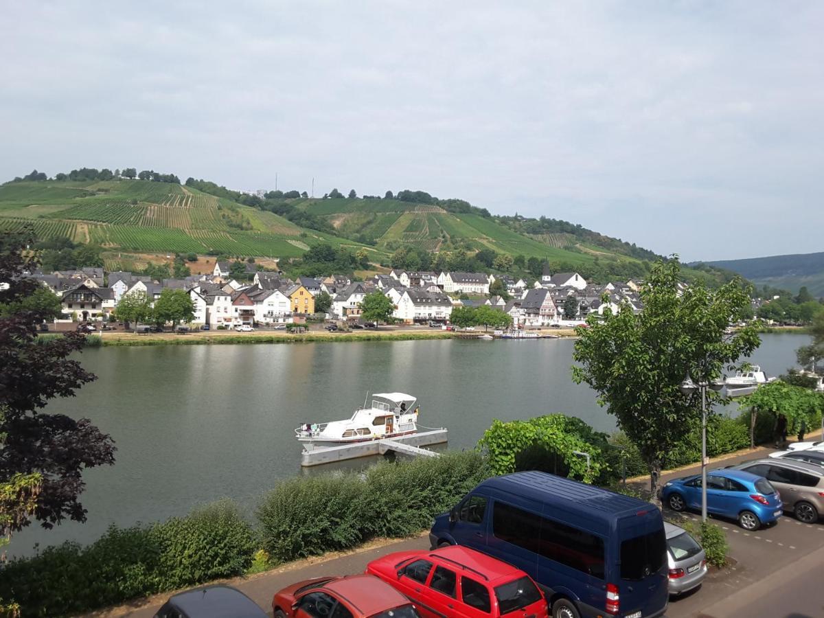 Mosel Panorama Apartment Zell an der Mosel Luaran gambar