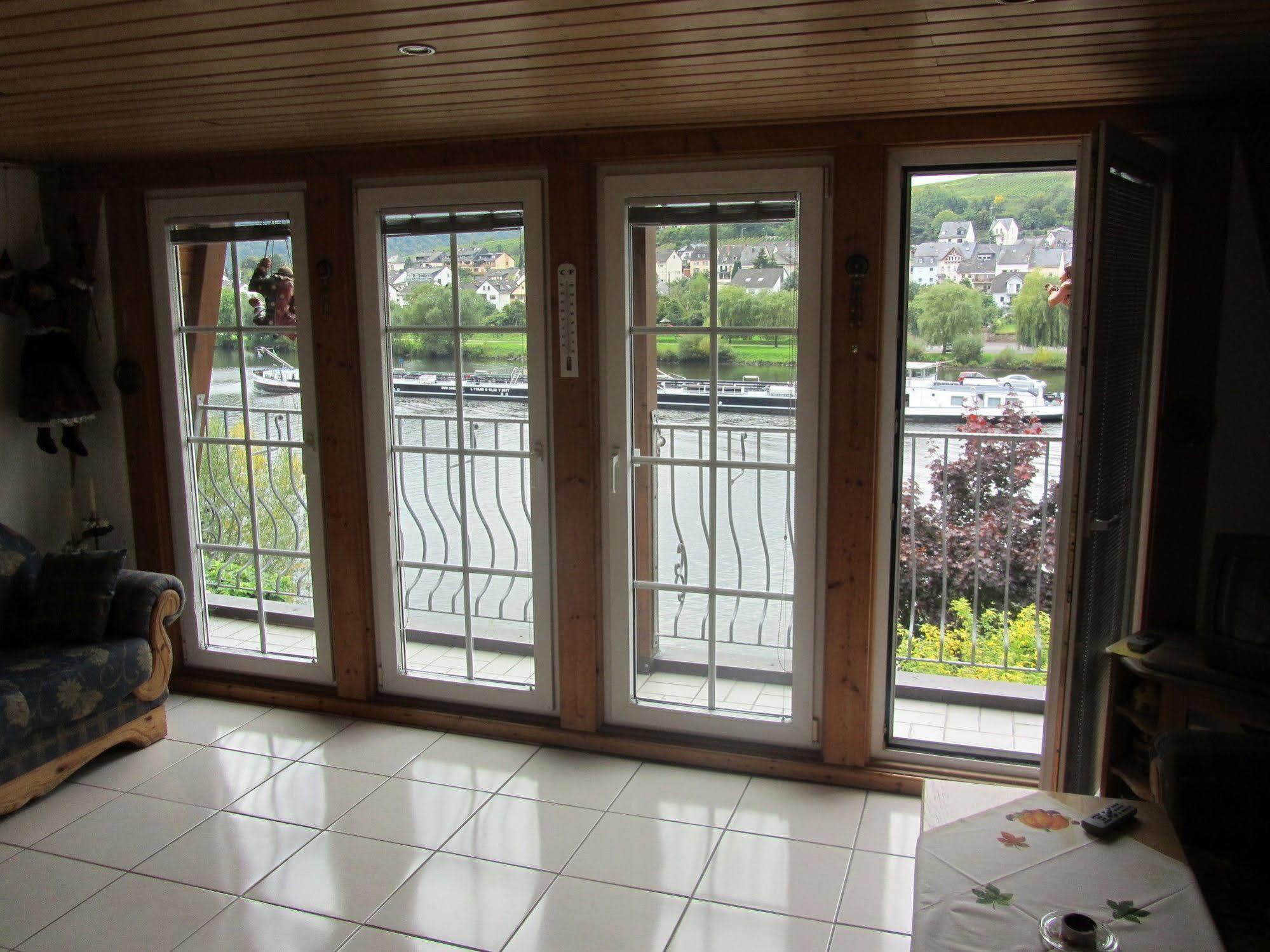 Mosel Panorama Apartment Zell an der Mosel Luaran gambar