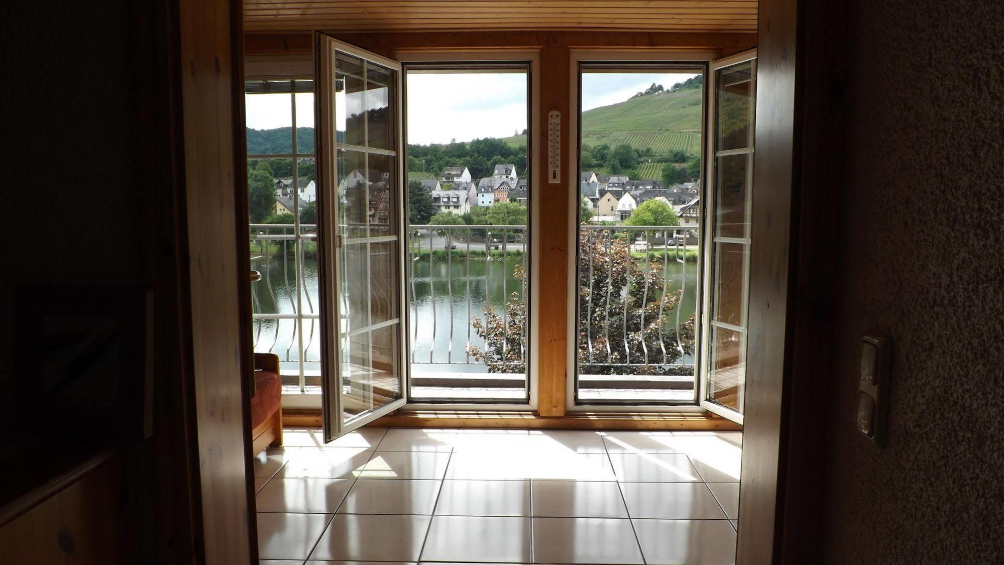 Mosel Panorama Apartment Zell an der Mosel Luaran gambar